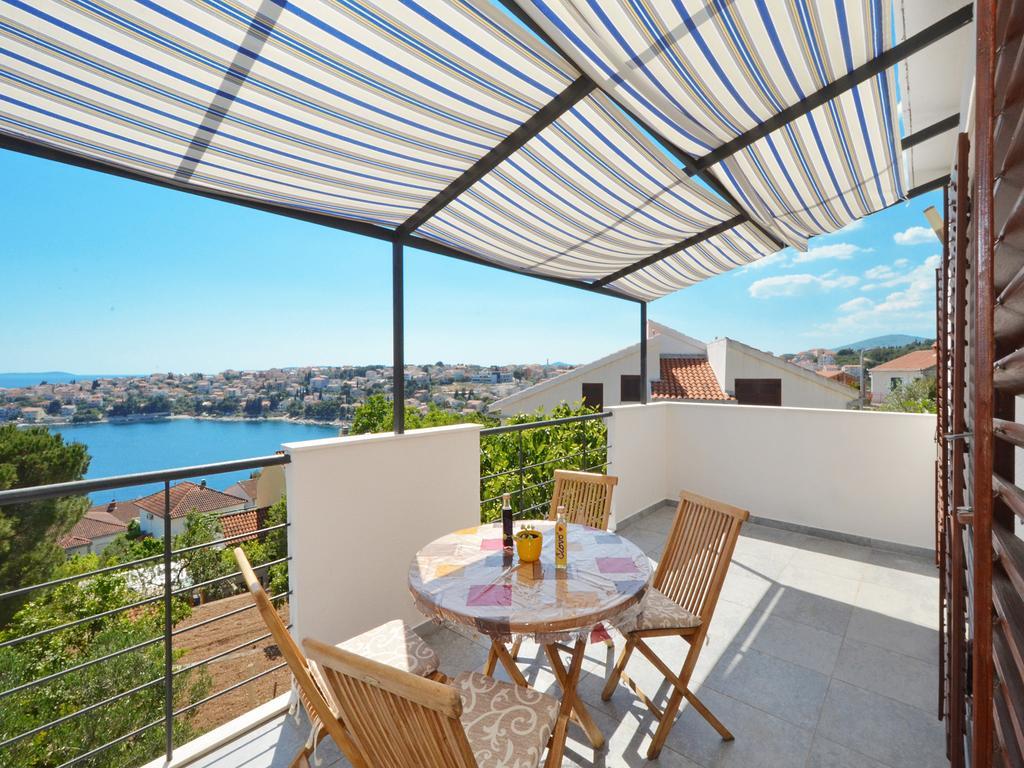 Sea View Apartment Трогір Екстер'єр фото